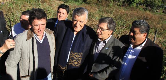 Gioja volvió con Tomas y Pérez al sitio donde sufrieron la caída del helicóptero en 2013 Gioja volvió con Tomas y Pérez al sitio donde sufrieron la caída del helicóptero en 2013