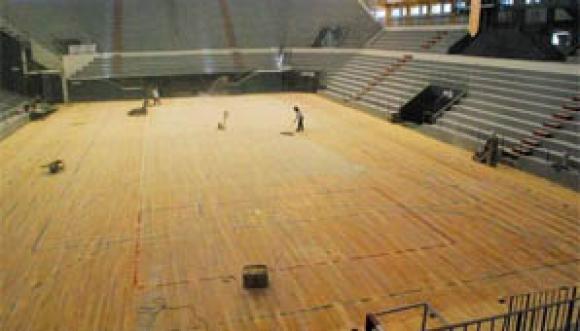 Invirtieron unos $100 mil para restaurar el parquet del Cantoni Invirtieron unos $100 mil para restaurar el parquet del Cantoni