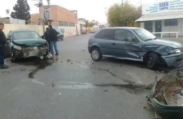 Fuerte choque sin heridos Fuerte choque sin heridos