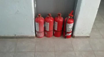 Sorprendieron a 2 ladrones robando en escuela de Los Berros Sorprendieron a 2 ladrones robando en escuela de Los Berros