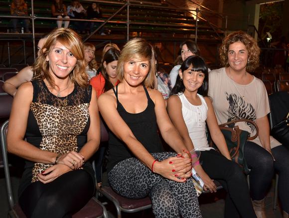 Desfile de modas en Patio Alvear Desfile de modas en Patio Alvear