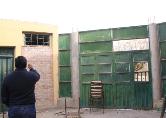 Caucete: roban 18 netbooks en otro ataque a un colegio Caucete: roban 18 netbooks en otro ataque a un colegio