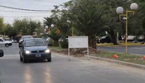 Evalúan los daños en las casas inundadas por el caño roto Evalúan los daños en las casas inundadas por el caño roto