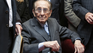 “Seguiré así mientras Dios me de fuerza”, dijo Carlos Fayt “Seguiré así mientras Dios me de fuerza”, dijo Carlos Fayt