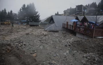 Evacuados y cortes de ruta por fuertes lluvias y un alud Evacuados y cortes de ruta por fuertes lluvias y un alud