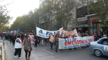 #NiUnaMenos convocó unas 3 mil personas #NiUnaMenos convocó unas 3 mil personas