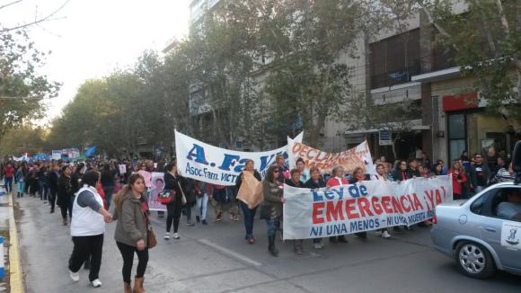 #NiUnaMenos convocó unas 3 mil personas #NiUnaMenos convocó unas 3 mil personas