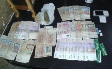 Tenía $5.000 por vender droga Tenía $5.000 por vender droga