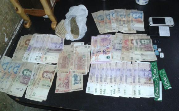 Tenía $5.000 por vender droga Tenía $5.000 por vender droga