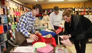 Ya donaron 250 prendas tejidas para los alumnos de Valle Fértil Ya donaron 250 prendas tejidas para los alumnos de Valle Fértil
