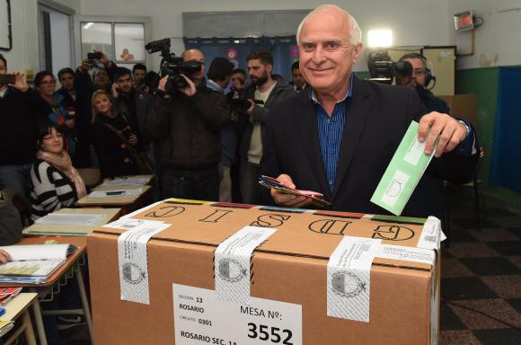 Incierto final para los comicios de Santa Fe Incierto final para los comicios de Santa Fe