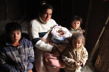 Nació con ayuda de policías y vive en la indigencia Nació con ayuda de policías y vive en la indigencia