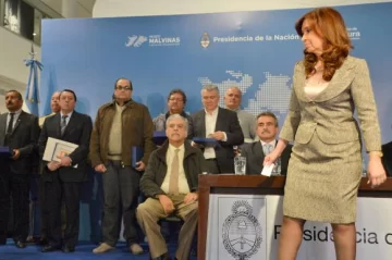 CFK digita la campaña en una semana electoral clave CFK digita la campaña en una semana electoral clave