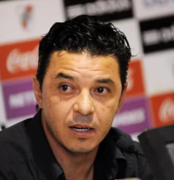 River entrena y por la noche llega a San Juan River entrena y por la noche llega a San Juan