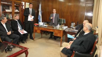 La UNSJ ofreció limpiar el honor de Rudolph y Matar La UNSJ ofreció limpiar el honor de Rudolph y Matar