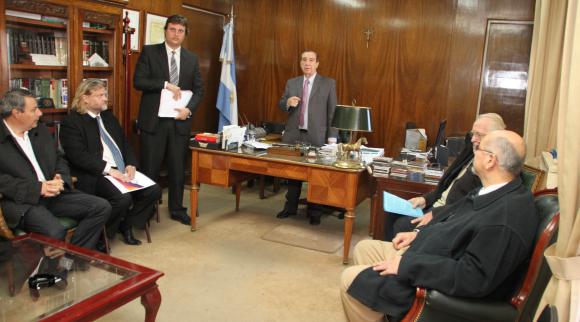 La UNSJ ofreció limpiar el honor de Rudolph y Matar La UNSJ ofreció limpiar el honor de Rudolph y Matar