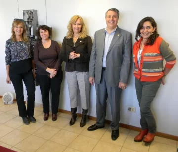 Brindis Cumpleañero para Oscar Nasisi Brindis Cumpleañero para Oscar Nasisi