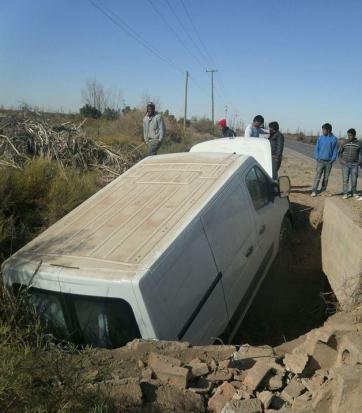 Combi cayó a un zanjón: 11 heridos Combi cayó a un zanjón: 11 heridos