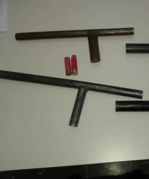 Hallan dos tumberas y objetos robados Hallan dos tumberas y objetos robados