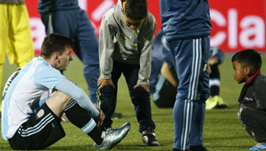 Qué le dijeron a Messi los niños que lo consolaron tras la final Qué le dijeron a Messi los niños que lo consolaron tras la final