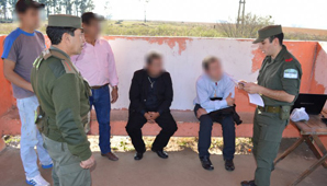 Traficaban 47 kilos de marihuana vestidos de curas Traficaban 47 kilos de marihuana vestidos de curas