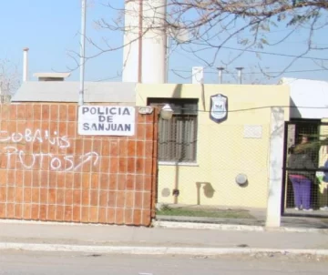 Meten presos a dos policías por el presunto abuso a una chica infractora Meten presos a dos policías por el presunto abuso a una chica infractora