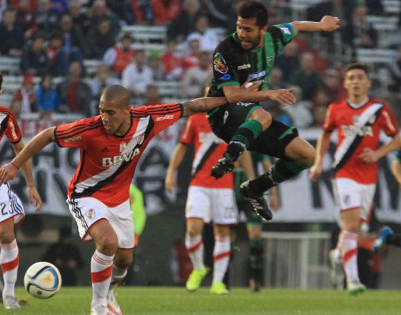 De local, sólo dos De local, sólo dos