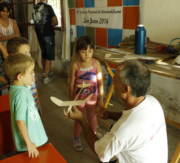 Una escuela para sumar fans del aeromodelismo Una escuela para sumar fans del aeromodelismo