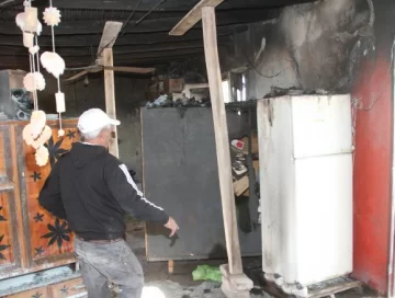 Incendio de casa por falla eléctrica Incendio de casa por falla eléctrica