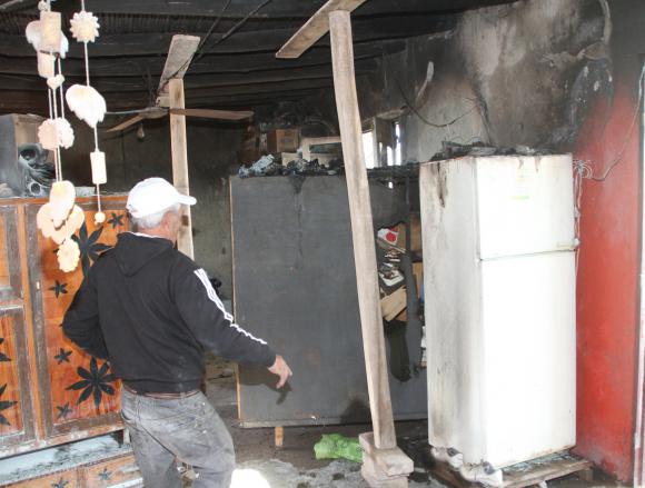 Incendio de casa por falla eléctrica Incendio de casa por falla eléctrica