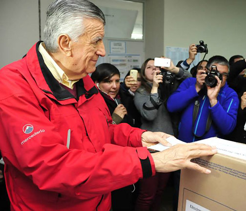 Gioja: “Nos tocó ser primeros pero hoy ganó la democracia” Gioja: “Nos tocó ser primeros pero hoy ganó la democracia”