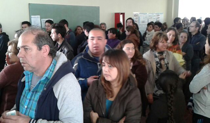 Sufragó más del 70% y se extendió más de una hora la votación en las escuelas Sufragó más del 70% y se extendió más de una hora la votación en las escuelas