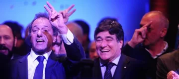 Scioli, en el cierre de campaña: “Voy a cambiar lo que haya que cambiar, a mi manera y con responsabilidad” Scioli, en el cierre de campaña: “Voy a cambiar lo que haya que cambiar, a mi manera y con responsabilidad”