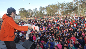 Postergó su cumpleaños para poder ver a Tevez Postergó su cumpleaños para poder ver a Tevez