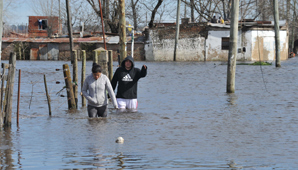 Anuncian fondos para jubilados y beneficios sociales para los inundados Anuncian fondos para jubilados y beneficios sociales para los inundados