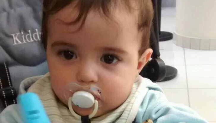 Valentino, el bebé que movilizó hasta los famosos, ya fue operado y está estable Valentino, el bebé que movilizó hasta los famosos, ya fue operado y está estable