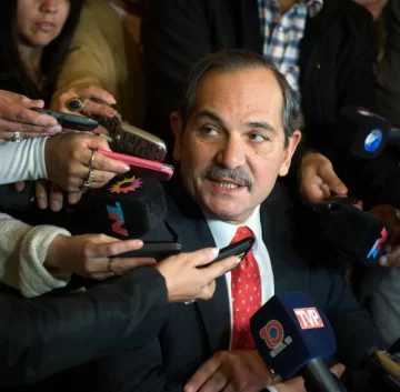 Alperovich admite entrega de bolsones Alperovich admite entrega de bolsones