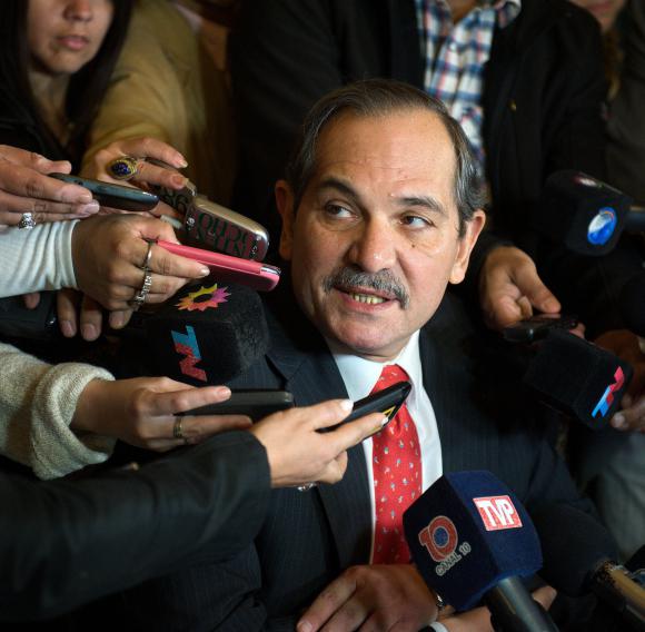 Alperovich admite entrega de bolsones Alperovich admite entrega de bolsones