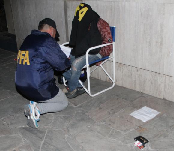 ¿Vendía droga en la terminal? ¿Vendía droga en la terminal?