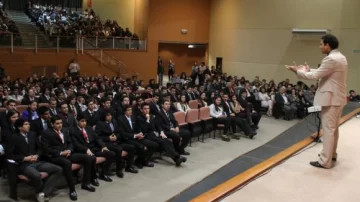 Acto de egreso de la Industrial Acto de egreso de la Industrial