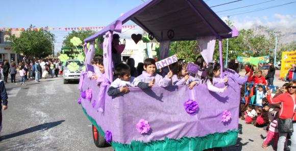 Un carrusel con mensajes para lograr una vida mejor Un carrusel con mensajes para lograr una vida mejor