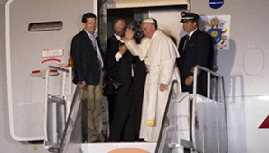 El Papa se despidió de Estados Unidos tras su histórica gira El Papa se despidió de Estados Unidos tras su histórica gira