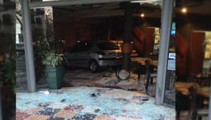 “Vinimos a desayunar”, dijo un hombre tras incrustar su auto en un bar porteño “Vinimos a desayunar”, dijo un hombre tras incrustar su auto en un bar porteño