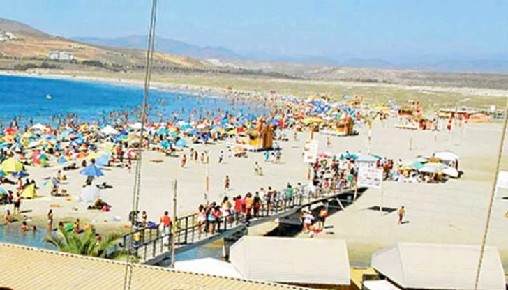 Tsunami hizo desaparecer una playa chilena Tsunami hizo desaparecer una playa chilena