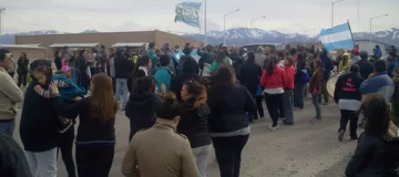 Más de 400 personas cortaron ingreso a Tudcum Más de 400 personas cortaron ingreso a Tudcum