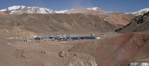 El Gobierno pidió a la Justicia investigar a Barrick y solicitó a tres localidades iglesianas limitar el consumo de agua El Gobierno pidió a la Justicia investigar a Barrick y solicitó a tres localidades iglesianas limitar el consumo de agua