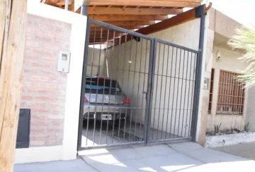 Salen durante sólo 30 minutos y les saquean su vivienda Salen durante sólo 30 minutos y les saquean su vivienda