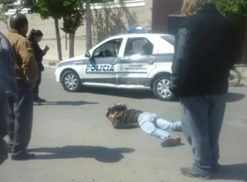 Choque por una patrulla policial en contramano Choque por una patrulla policial en contramano
