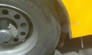 Feroz cruce entre policías y vecinos por una tragedia vial Feroz cruce entre policías y vecinos por una tragedia vial