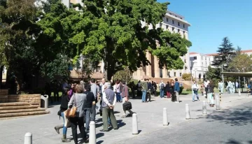 Mendoza: evacúan Casa de Gobierno por una amenaza Mendoza: evacúan Casa de Gobierno por una amenaza